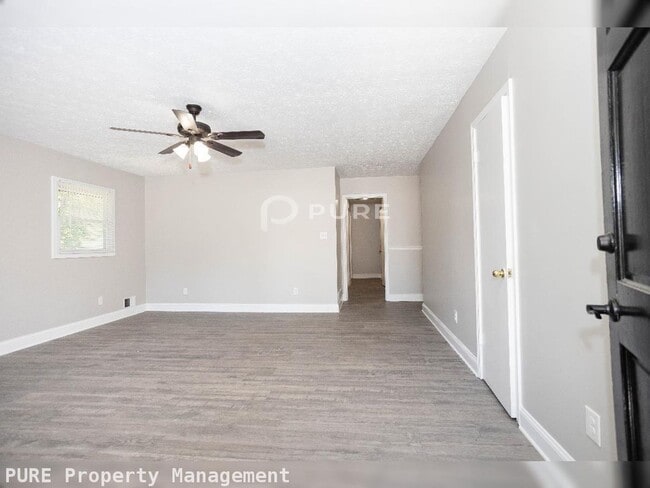 Photo - 2895 Lakemont Pl SW
