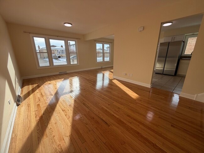 Photo - 3837 Emerson Dr