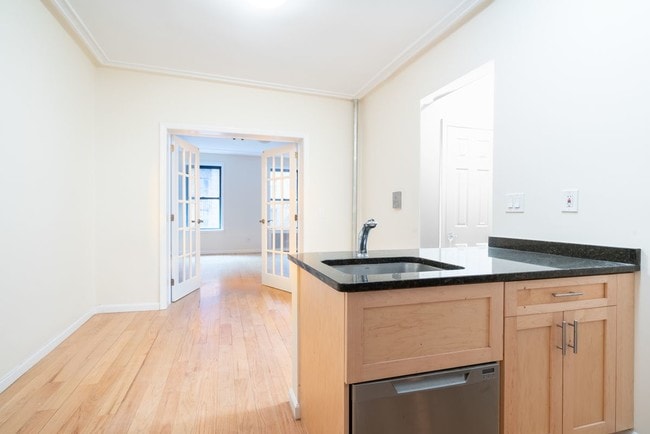 Photo - 111 E 89th St