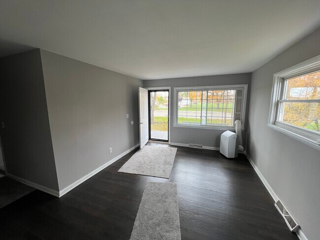 Photo - 329 McMunn St Unit B