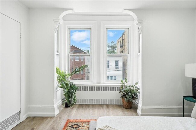 Photo - 283 Griffith St