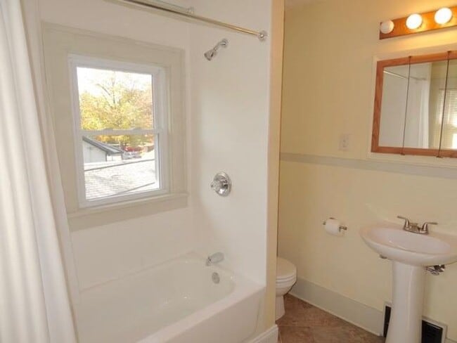 Photo - 1510 Kinyon Street