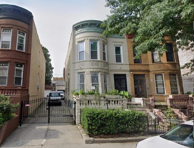 Photo - 2+ Bedroom with Private Deck