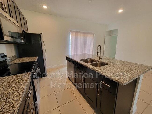 Photo - 405 Marion Oaks Ln