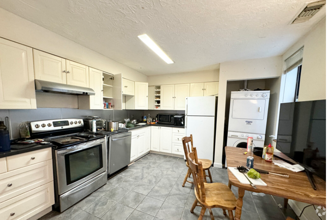 Building Photo - 71 Gainsborough St Rental