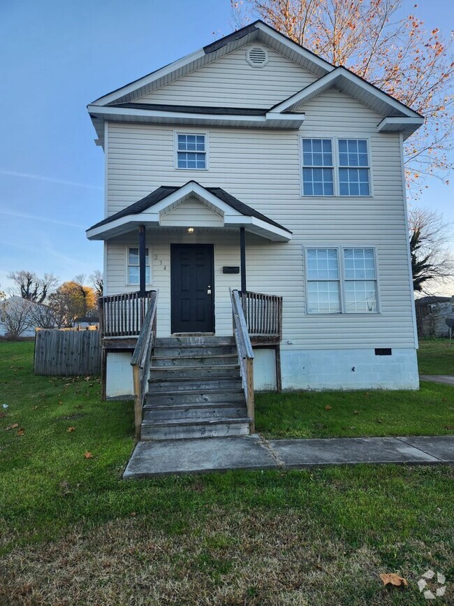 Building Photo - Lovely 3bd. 1.5 Bath Rental