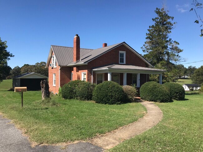 Photo - 2600 Connelly Springs Rd