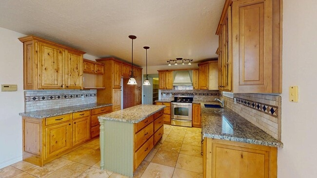 Photo - Freshly Updated Gem in Desirable East Side Sandy