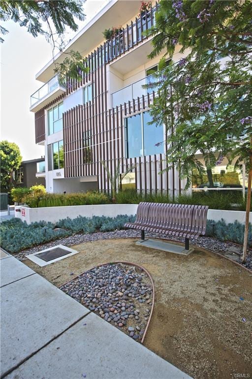 1345 Havenhurst Dr Unit 13  