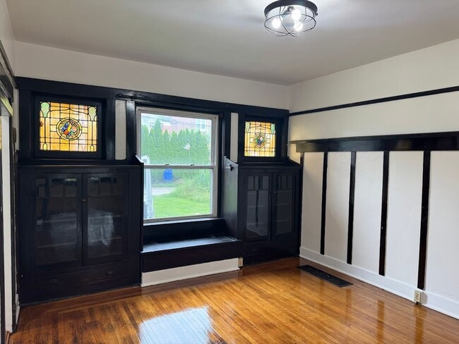 Photo - Renovated 3-Bedroom House with Air Conditioning