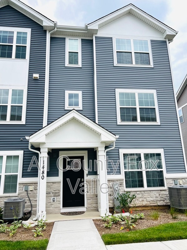 Building Photo - 1480 Yosemite Wy