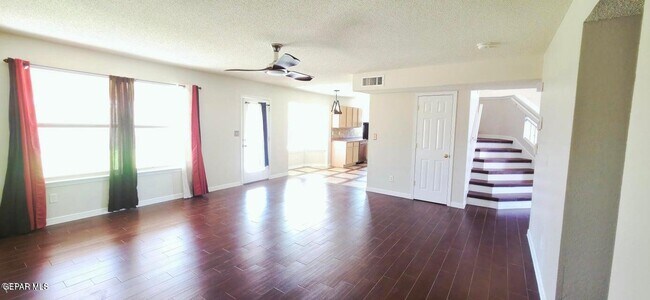 Photo - 441 Desert Dandelion St