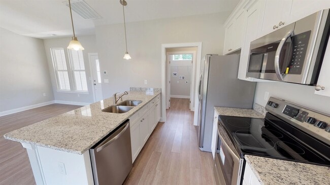 Photo - 60 Racquet Club Dr