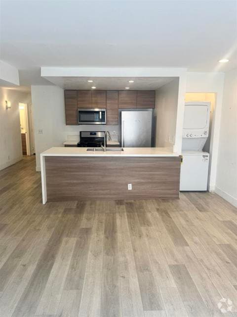 Building Photo - 1550 N Fuller Ave Unit 204 Rental