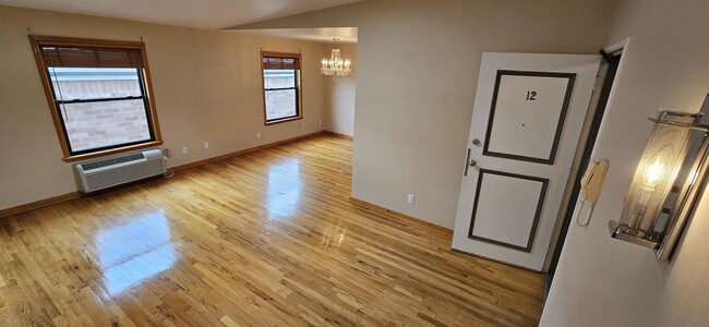 Photo - 416 68th St Unidad 12