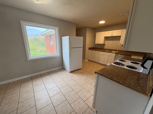 Photo - 309 E View Dr