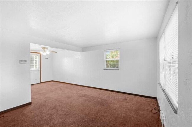 Photo - 105 5th Ave