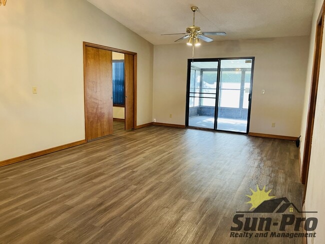 Photo - 1113 Oak Forest Cir