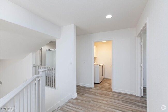 Building Photo - 9748 Derbyhill Cir Rental