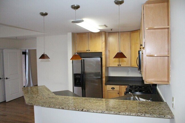 Photo - 610 Newark St. Unidad 6B