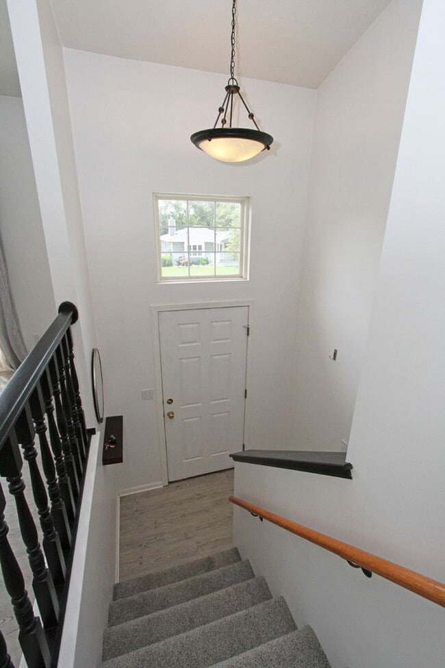 Photo - Timber Ridge Split Foyer
