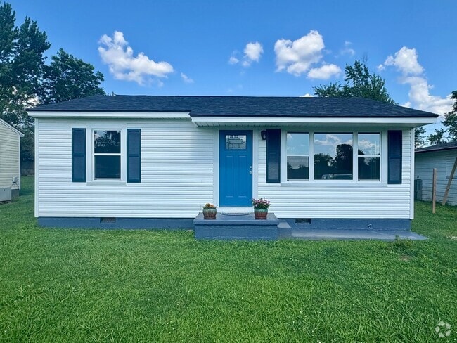 Building Photo - Freshly Renovated in Athens City! Lawncare... Rental