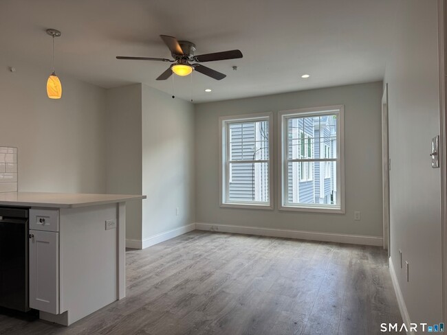 Photo - 1085 Whalley Ave