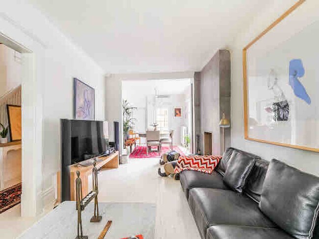 Photo - 18 Carey Rd Unit SI ID1513109P