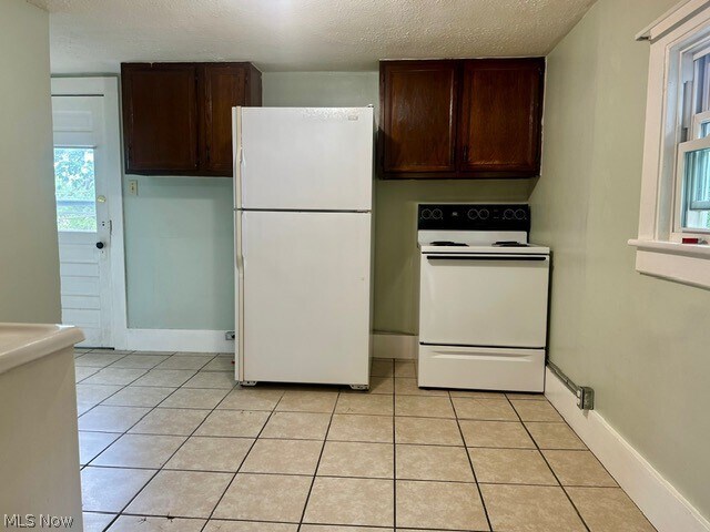 Photo - 649 W Hopocan Ave Unidad 1/2