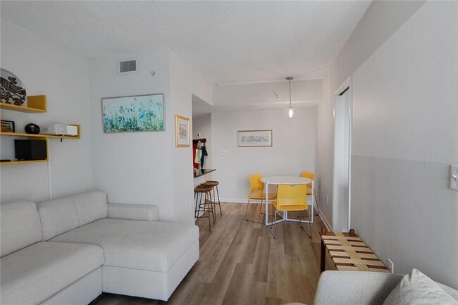 Photo - 199 14th St NE Unidad 2501