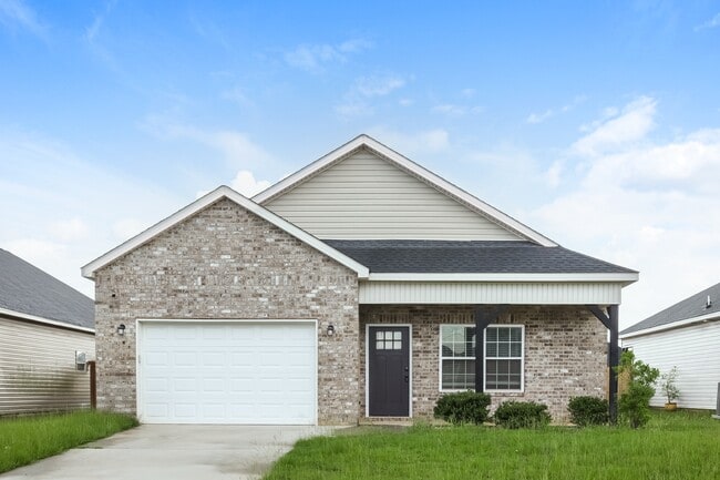 Building Photo - 219 Beau Claire Cir
