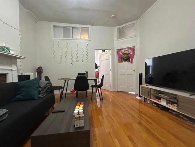 Photo - 43 Bay State Rd Unidad 2R