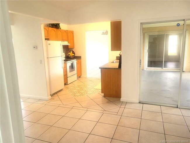 Photo - 3873 SW La Fleur St