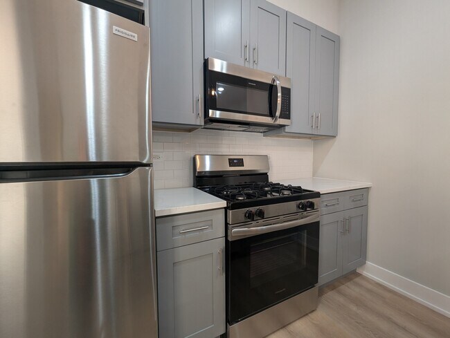 Photo - 440 W Belden Ave Unit 2