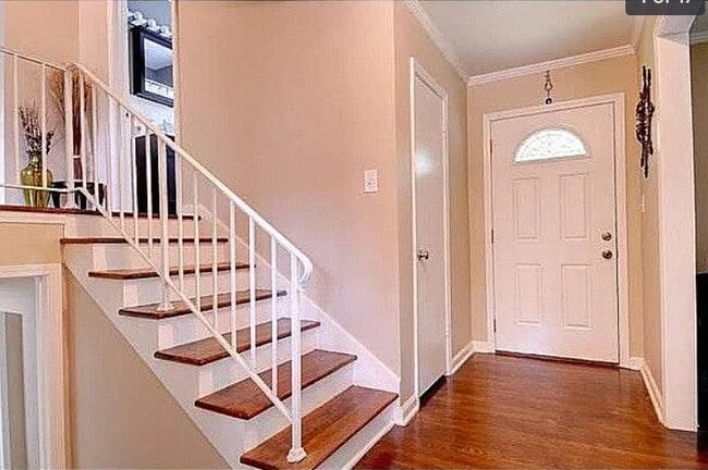 Photo - 2342 Cortez Way NE