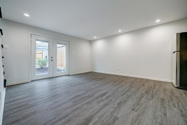 Photo - 1744-1742 Marshall St