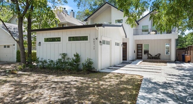 Building Photo - 607 E 49th St Rental