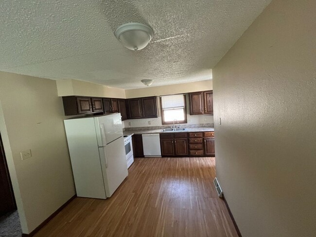 Photo - 3 Bd 2 Ba Condo for rent in Cedar Falls, IA
