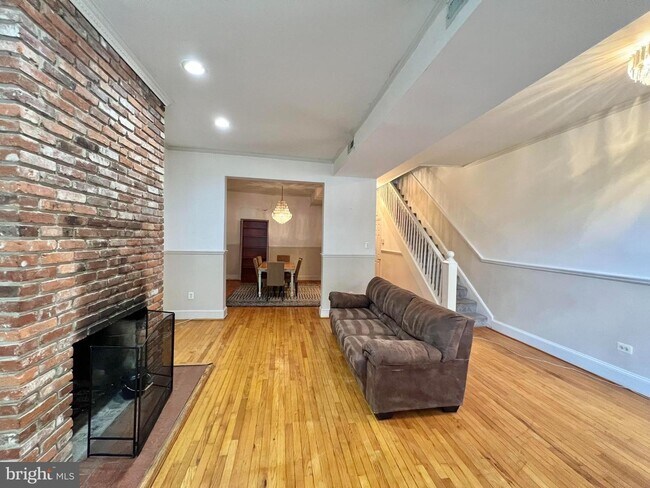 Photo - 824 7th St NE