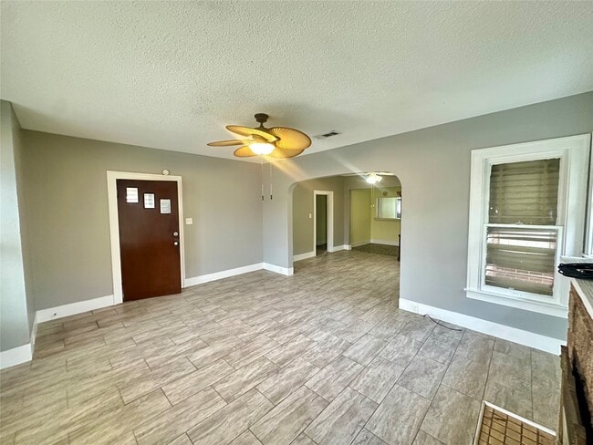 Photo - 3828 Avenue S 1/2