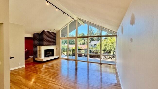 Photo - Spacious 4BR Bellevue Home with A/C, Office & Private Yard Near Microsoft