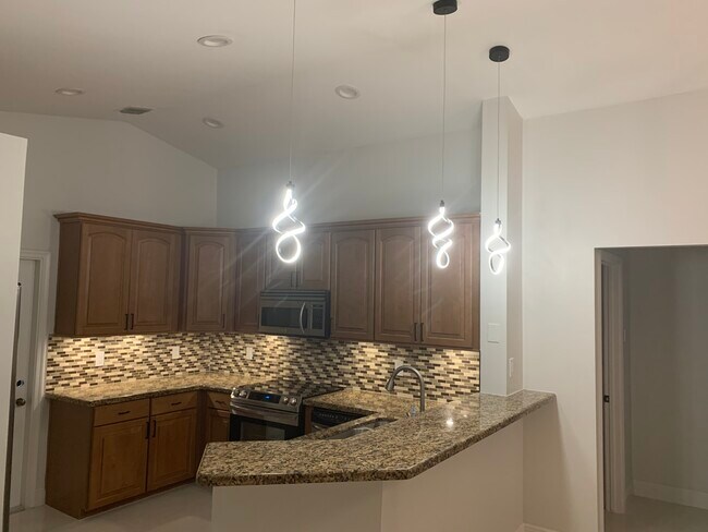 Photo - 1428 Majesty Ter