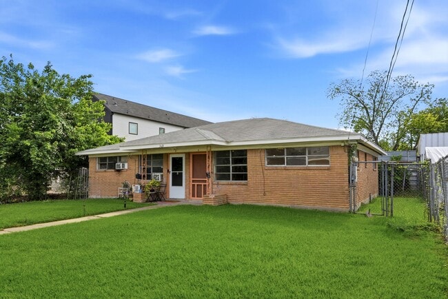 Photo - 3408 E Lockwood Dr