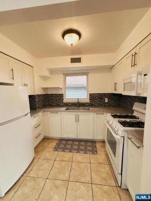 389 De Wolf Pl Unit 1ST FLOOR