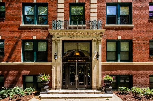 Broderick Manor