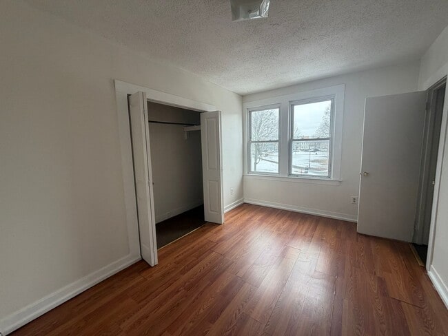 Photo - 57 Maltby St Unidad 2nd Front