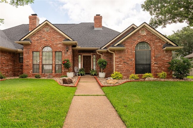 2905 Aztec Ct