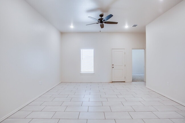 Photo - "Charming 2-Bed Oasis with Granite Eleganc...