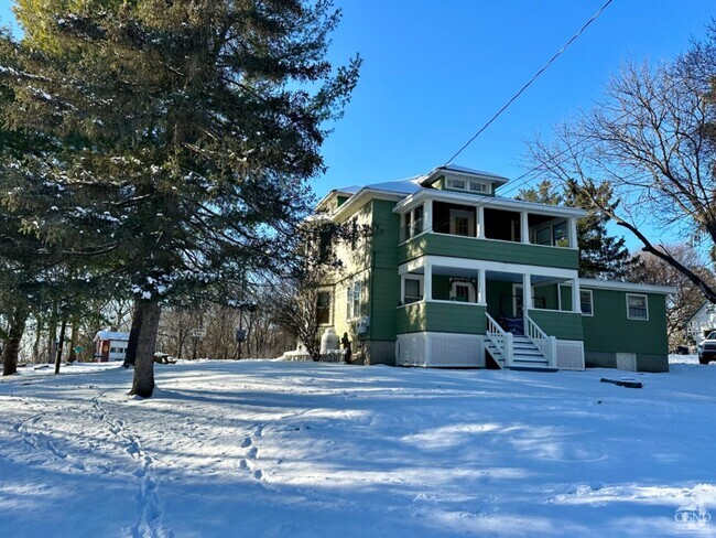 Building Photo - 20 Eagle St Rental