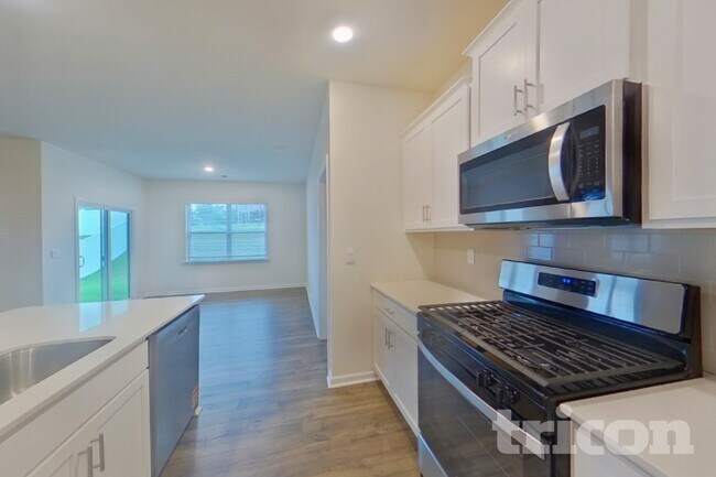 1079 Staghorn Ave